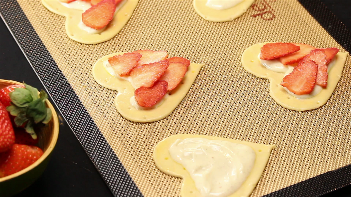 Strawberry heart puff pastries — before baking
