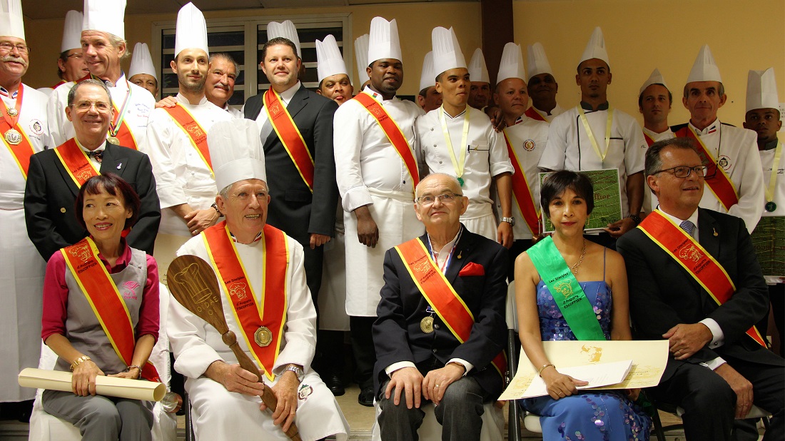 Disciples d'Escoffier Réunion — Nicole Leichnig intronisation Escale Bleue