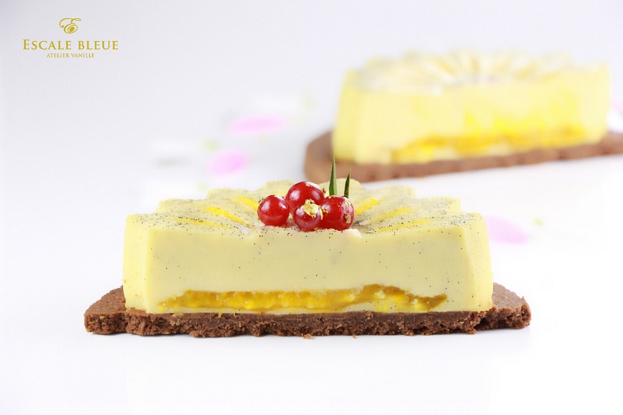 Cheesecake exotique Vanille Bleue — découpe mangue ananas