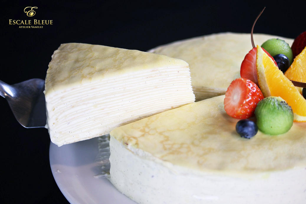 Crepe Cake à la Vanille Bleue — Escale Bleue