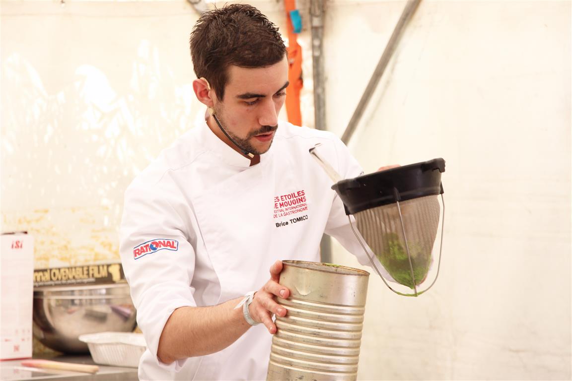 Brice Tomico — applaudissements