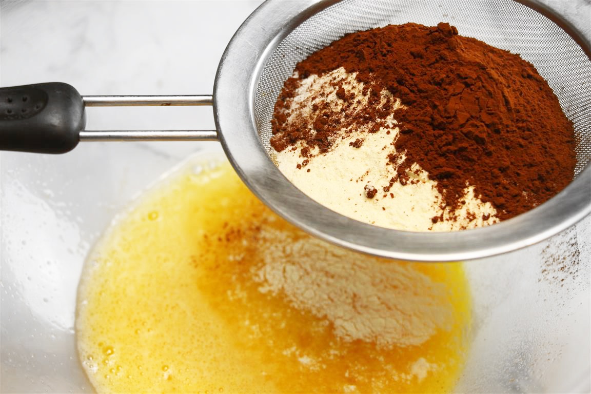 Crêpes cacao — retournement