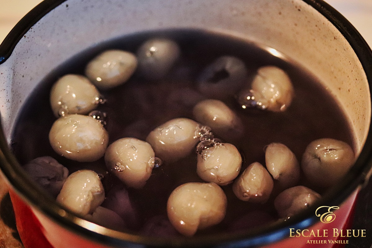 Longanes au riz bleu — cuisson