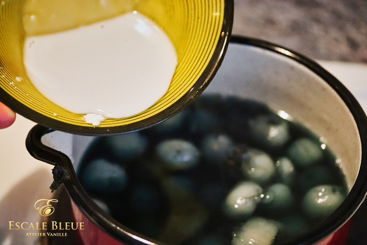 Longanes au riz bleu — épaississement maïzena