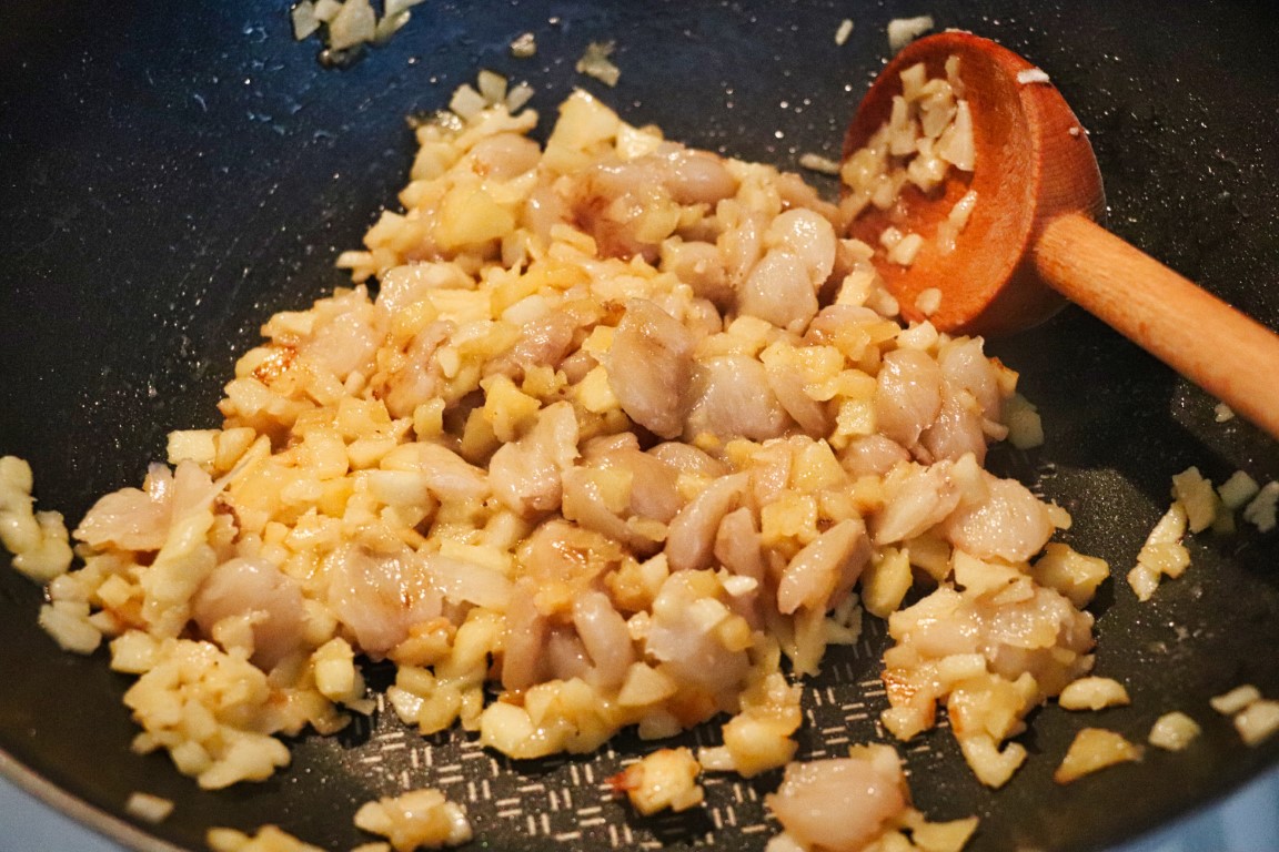 Longanis de La Réunion poêlés au beurre