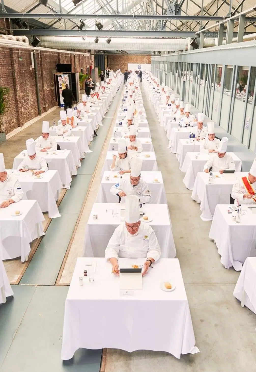 Jury-chefs (2) Jury de 120 chefs étoilés dégustant la Vanille Bleue lors du concours International Taste Institute à Bruxelles